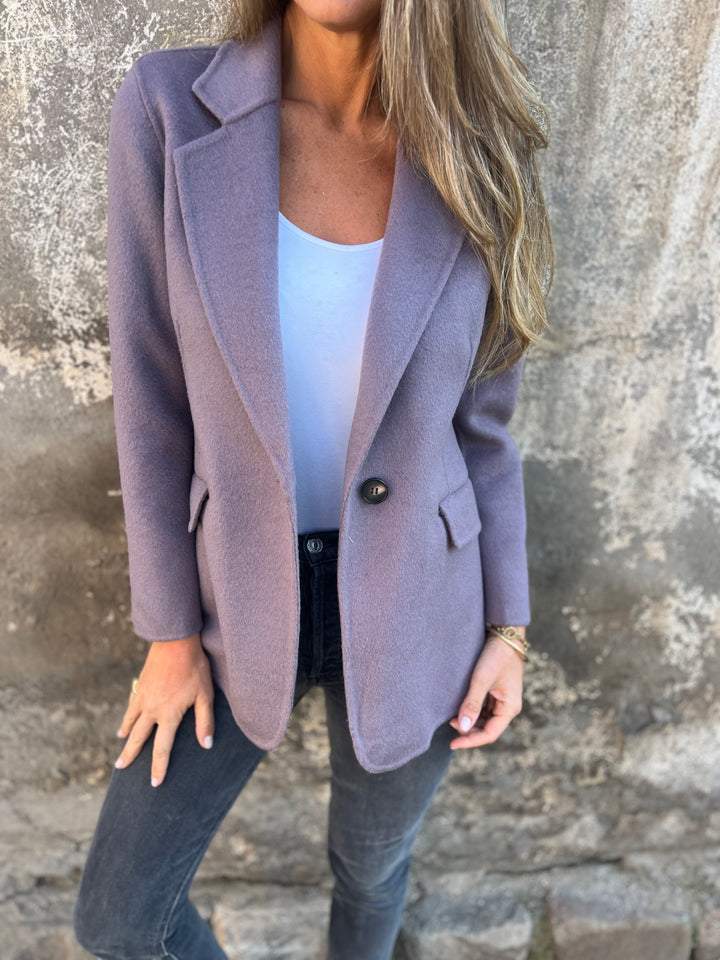 Cecilia - Versatile One-Button Blazer